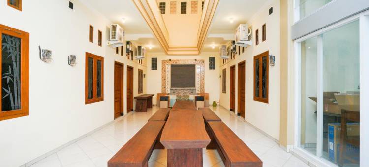 OYO1642兰花2号伊斯兰住宿酒店(OYO 1642 Penginapan Anggrek Syariah 2)图片