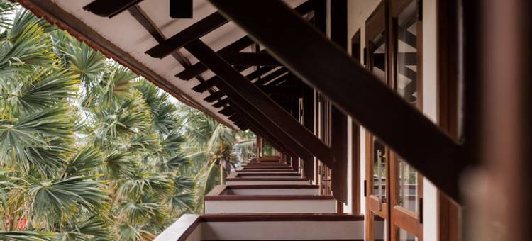 苏里亚肯卡纳海边酒店(Surya Kencana Seaside Hotel)图片