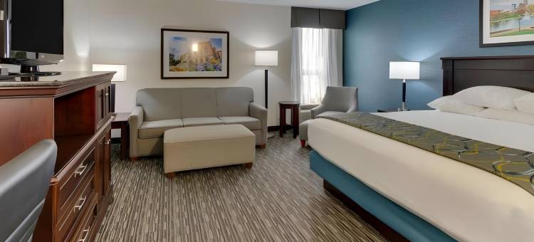 印第安纳波利斯北金字塔贝斯特韦斯特优质酒店(Best Western Plus Indianapolis North at Pyramids)图片