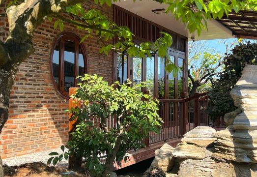 Floral Hue Villa 2 Hotel Overview