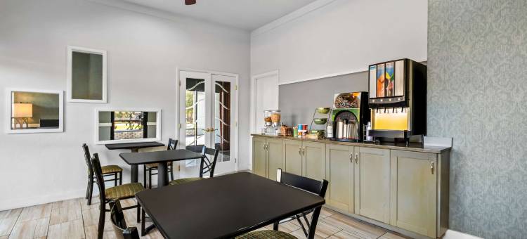 近蓝泉凯艺酒店(Quality Inn Near Blue Spring)图片