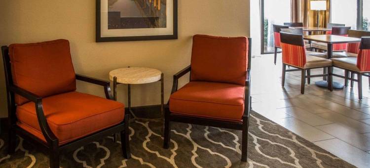 伊丽莎白城大学附近舒适酒店(Comfort Inn Elizabeth City Near University)图片