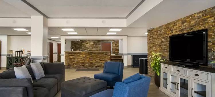 克拉丽奥酒店及套房-机场(Clarion Inn and Suites Airport)图片