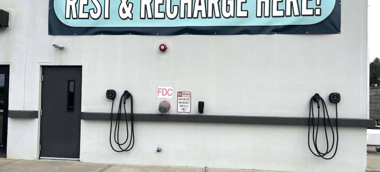 洛根俄亥俄霍金希尔斯美茵斯坦套房酒店(MainStay Suites Logan Ohio-Hocking Hills)图片