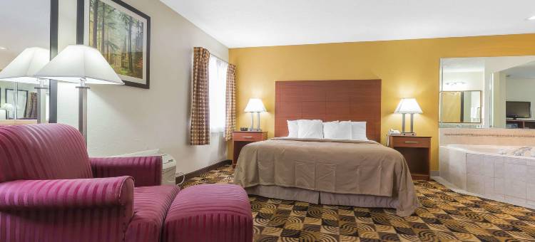 锡卡莫尔-迪卡尔布凯艺酒店(Quality Inn Sycamore - DeKalb)图片