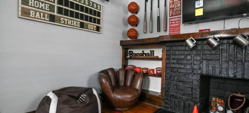 Sports Haven with Foosball and Basketball - Amazing Themed Escape图片