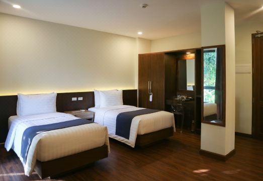 Residencia du Basco Hotel Overview