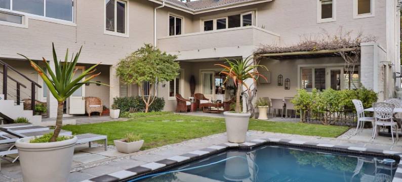 赫曼努斯绿色旅馆(Hermanus Lodge on the Green - Solar Power)图片