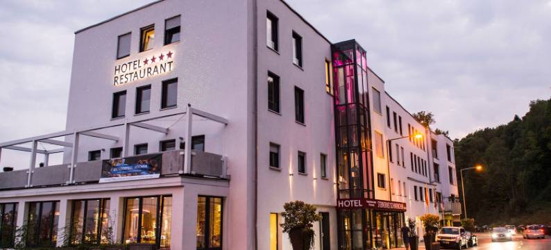 斯坦奈内斯施维辰设计会议酒店及餐厅(Design-Konferenzhotel & Restaurant Steinernes Schweinchen)图片