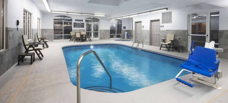 由雷迪森管理的 Country Inn & Suites 阿什维尔市中心隧道路(Country Inn & Suites by Radisson Asheville Downtown Tunnel Road)图片