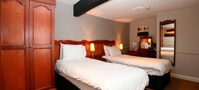 原白鹿 - 令伍特马斯顿旅馆(Original White Hart, Ringwood by Marston's Inns)图片