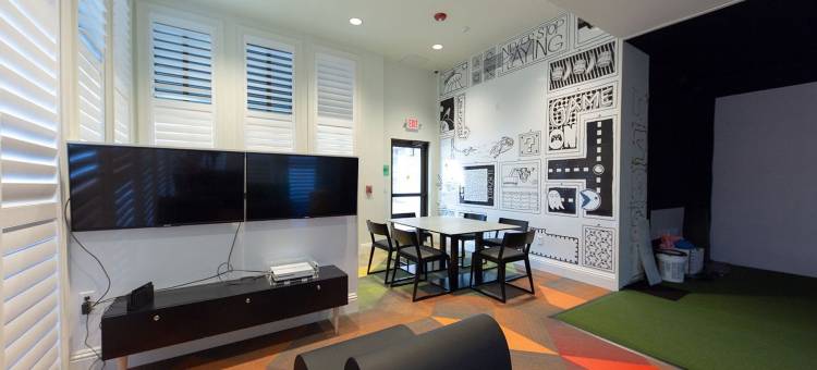 Upstay - 索拉拉度假屋带泳池烧烤游戏室(Upstay - Solara Resort Home w Pool BBQ Gamesroom)图片