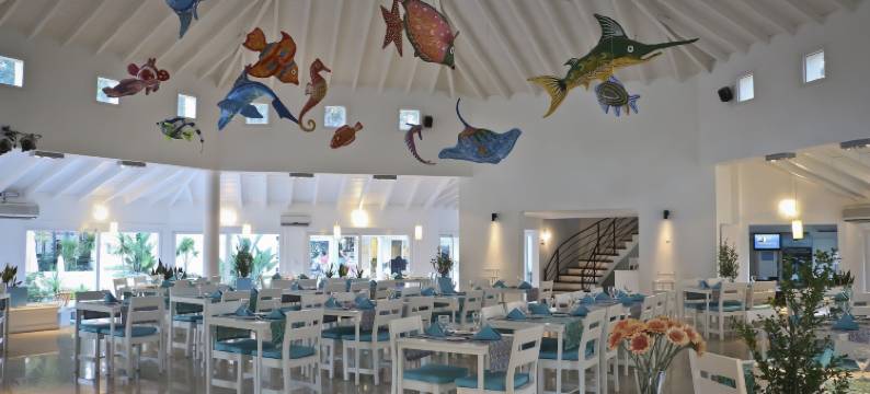 索拉纳斯蓬塔德尔埃斯特 & 水晶海滩(Solanas Punta del Este & Crystal Beach)图片