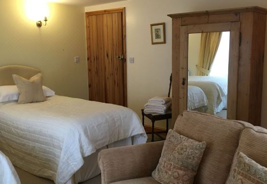 Marsh FarmHotel Overview