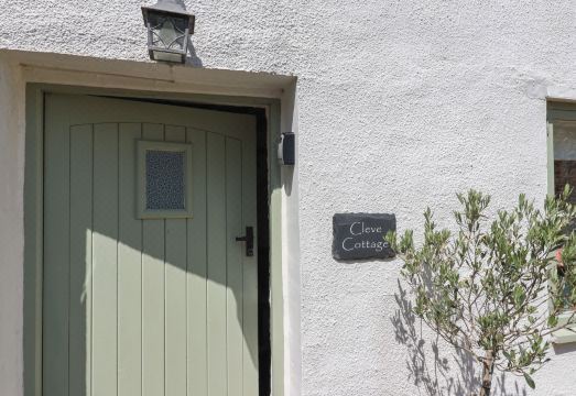 Cleve Cottage Hotel Overview