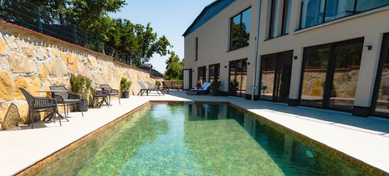 伯恩斯坦艾凯米德度假村(Bernstein Acamed Resort)图片