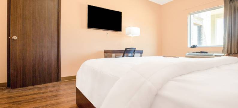 OYO 阿代尔斯维尔卡尔洪南I-75酒店(OYO Hotel Adairsville Calhoun South I-75)图片