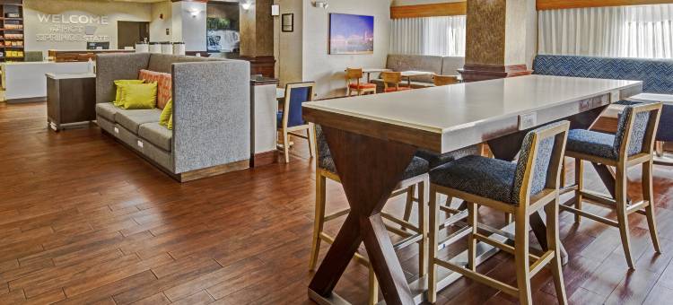 希尔顿欢朋酒店-范布伦(Hampton Inn Van Buren)图片