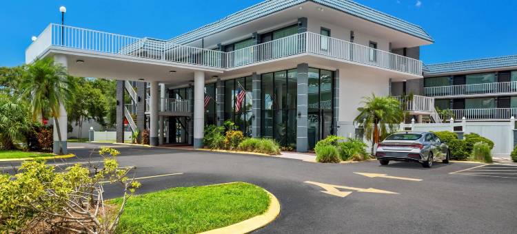 品质酒店及套房-热带风情球场(Quality Inn & Suites at Tropicana Field)图片