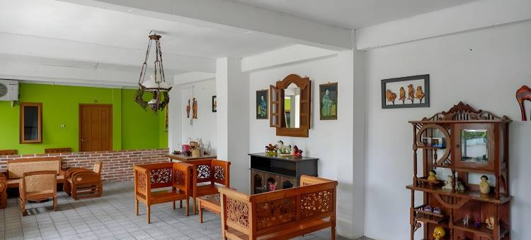 红门酒店@帕兰崔提斯加兰(RedDoorz @ Jalan Parangtritis)图片