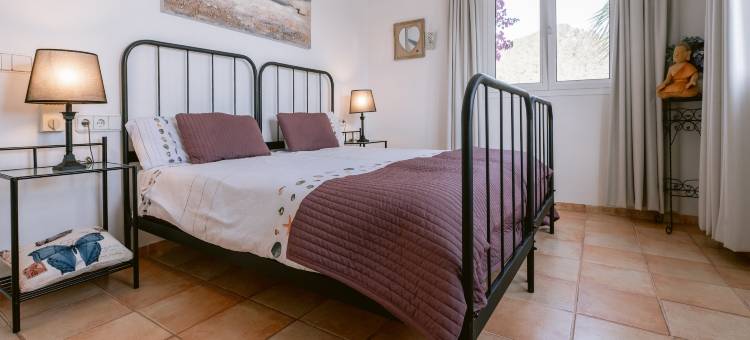 Villa in Cala Llonga near Beach & Ferry Port图片