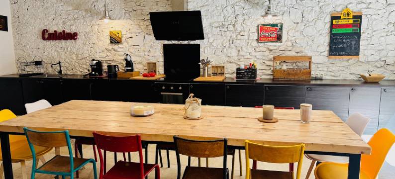 Olonzac Escape: Pool & Charm图片