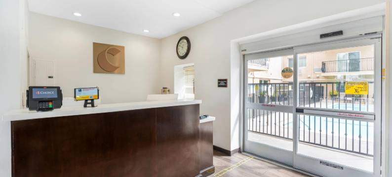 美冠鹦鹉舒适酒店(Comfort Inn Cockatoo Near LAX Airport)图片