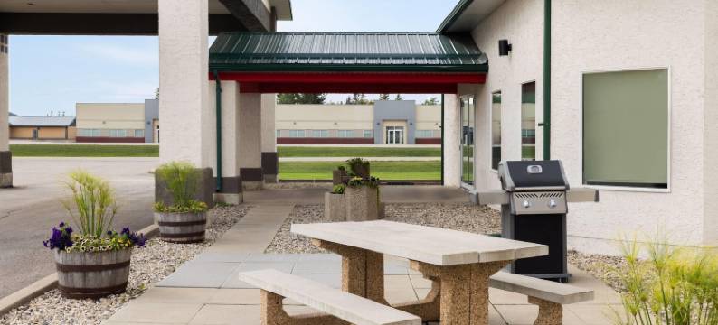 天鹅河速8酒店(Super 8 by Wyndham Swan River MB)图片