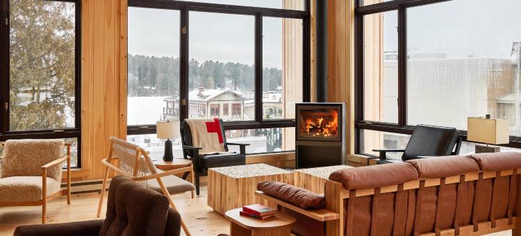 普莱西德湖萨米特酒店(Bluebird Lake Placid)图片