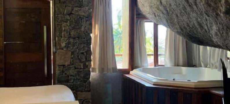 普拉西亚杨奈小屋酒店(Yannai Chalé Praia)图片