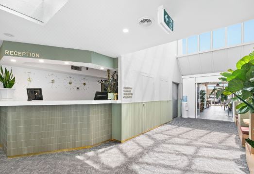 Ciloms Airport LodgeHotel Overview