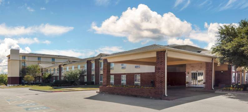 红橡木舒适酒店(Comfort Inn & Suites)图片