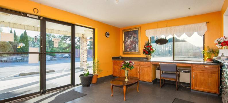 Hotel O 波特兰经济型宾馆，靠近I-65(Budget Host Inn by Hotel O Portland Near I-65)图片