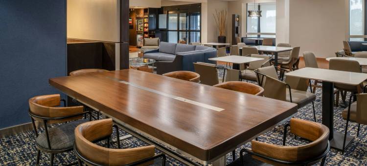 什里夫波特机场万怡酒店(Courtyard Shreveport Airport)图片