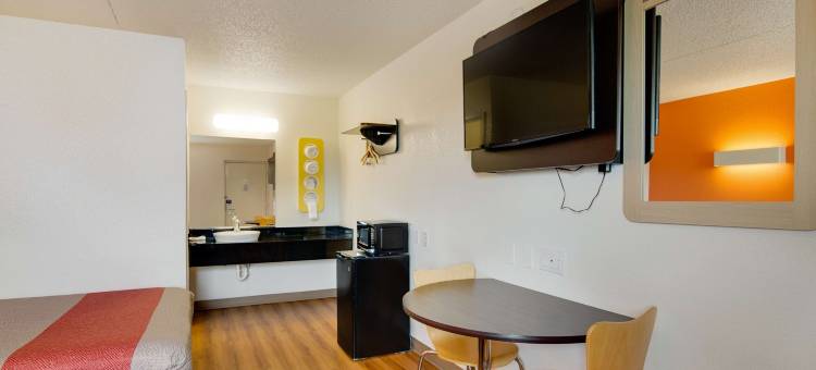 萨莱纳6号汽车旅馆(Motel 6 Salina, KS)图片