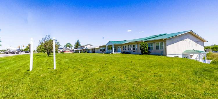 OYO 斯特吉斯的Country Hearth Inn & Suites(Country Hearth Inn & Suites by OYO Sturgis)图片