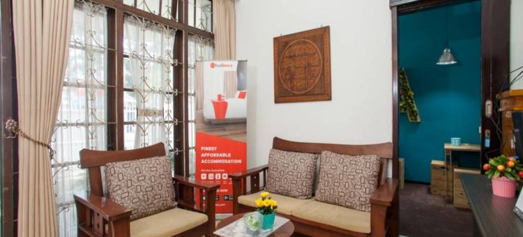 红多兹酒店-近玛琅萨南(RedDoorz Near Sanan Malang)图片