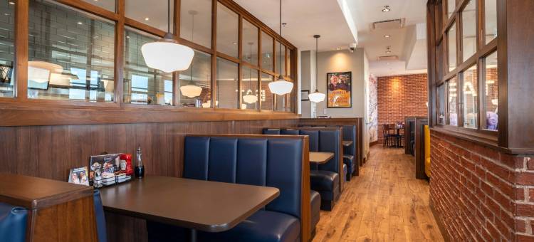 桑德曼哈密尔顿酒店(Sandman Hotel Hamilton)图片