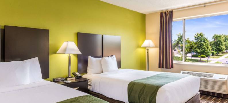 亨特斯维尔凯艺酒店-近诺曼湖(Quality Inn Huntersville Near Lake Norman)图片