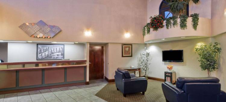 亨特斯维尔-夏洛特地区温德姆速8酒店(Super 8 by Wyndham Huntersville/Charlotte Area)图片