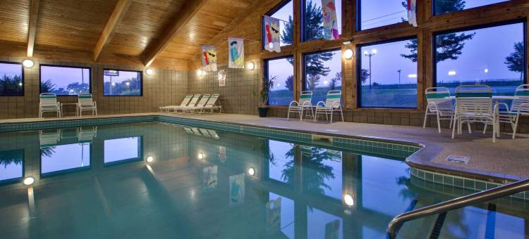 格兰迪中心美吟温德姆酒店(AmericInn by Wyndham Grundy Center)图片