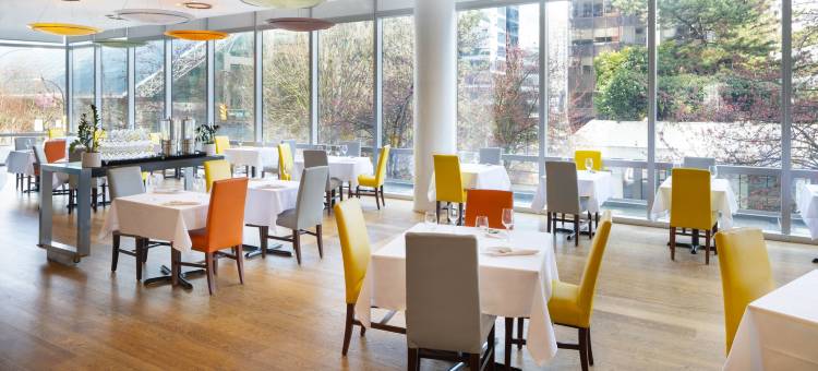 温哥华喜来登华尔中心酒店(Sheraton Vancouver Wall Centre)图片