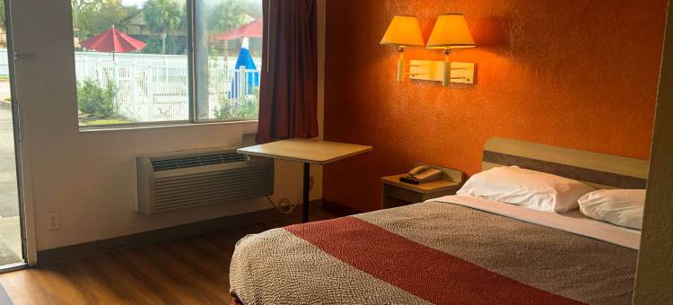 杰克逊维尔橙园6号汽车旅馆(Motel 6 Jacksonville, FL - Orange Park)图片