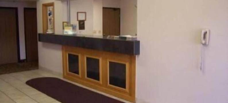 北布兰奇主人之家经济型酒店(Budget Host Inn & Suites North Branch)图片