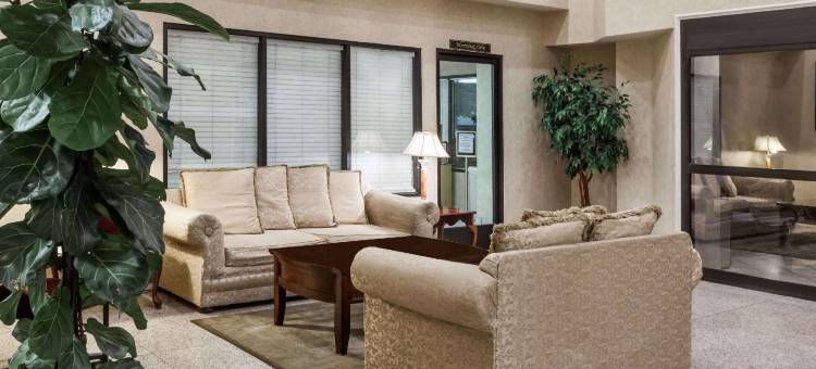 贝克斯菲尔德北华美达酒店(Ramada by Wyndham Bakersfield North)图片
