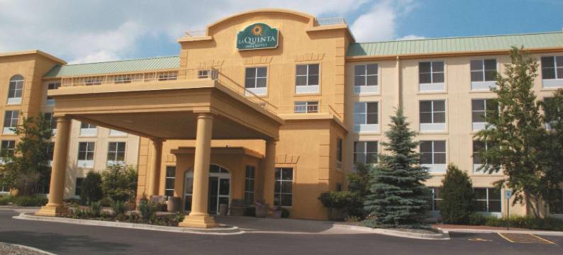 密尔沃基西南新柏林拉昆塔温德姆套房酒店(La Quinta Inn & Suites by Wyndham Milwaukee SW New Berlin)图片