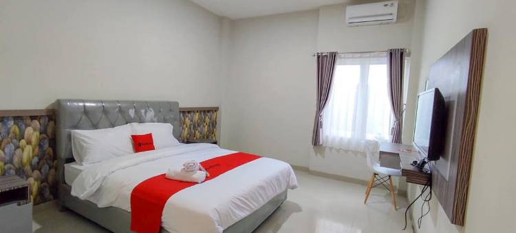 红门酒店清真-近萨特里亚体育馆区(RedDoorz Syariah Near Gor Satria Area)图片