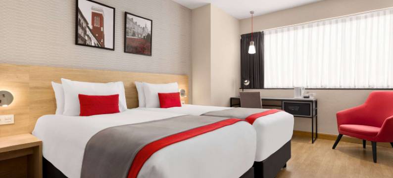 马德里特雷斯坎托斯温德姆华美达酒店(Ramada by Wyndham Madrid Tres Cantos)图片