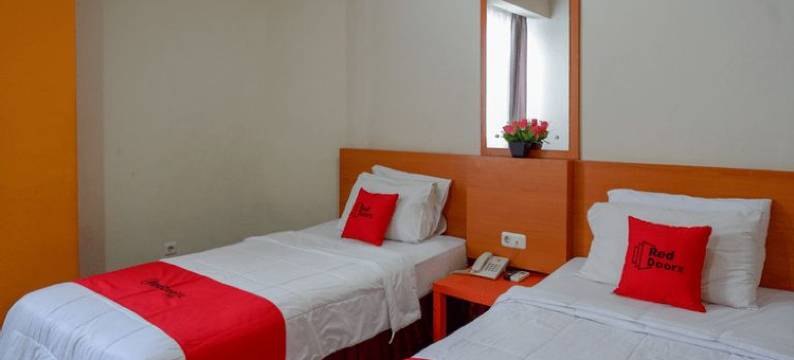 红多兹Plus酒店@帕卢喀麦隆酒店(RedDoorz Plus @ Cameloan Hotel Palu)图片