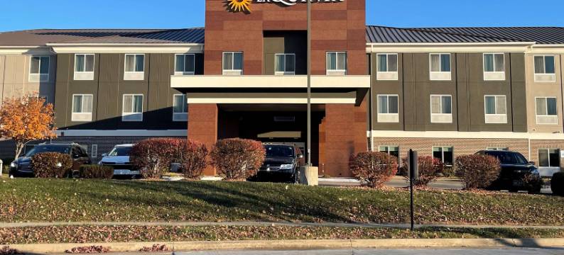 艾奥瓦安克尼 - 艾奥瓦德梅因拉昆塔温德姆套房酒店(La Quinta Inn & Suites by Wyndham Ankeny IA / Des Moines IA 2402 SE Tones Dr., Ankeny, Io)图片